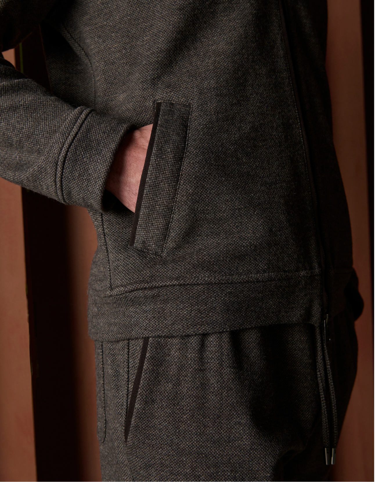 FULL ZIP TRACKSUIT