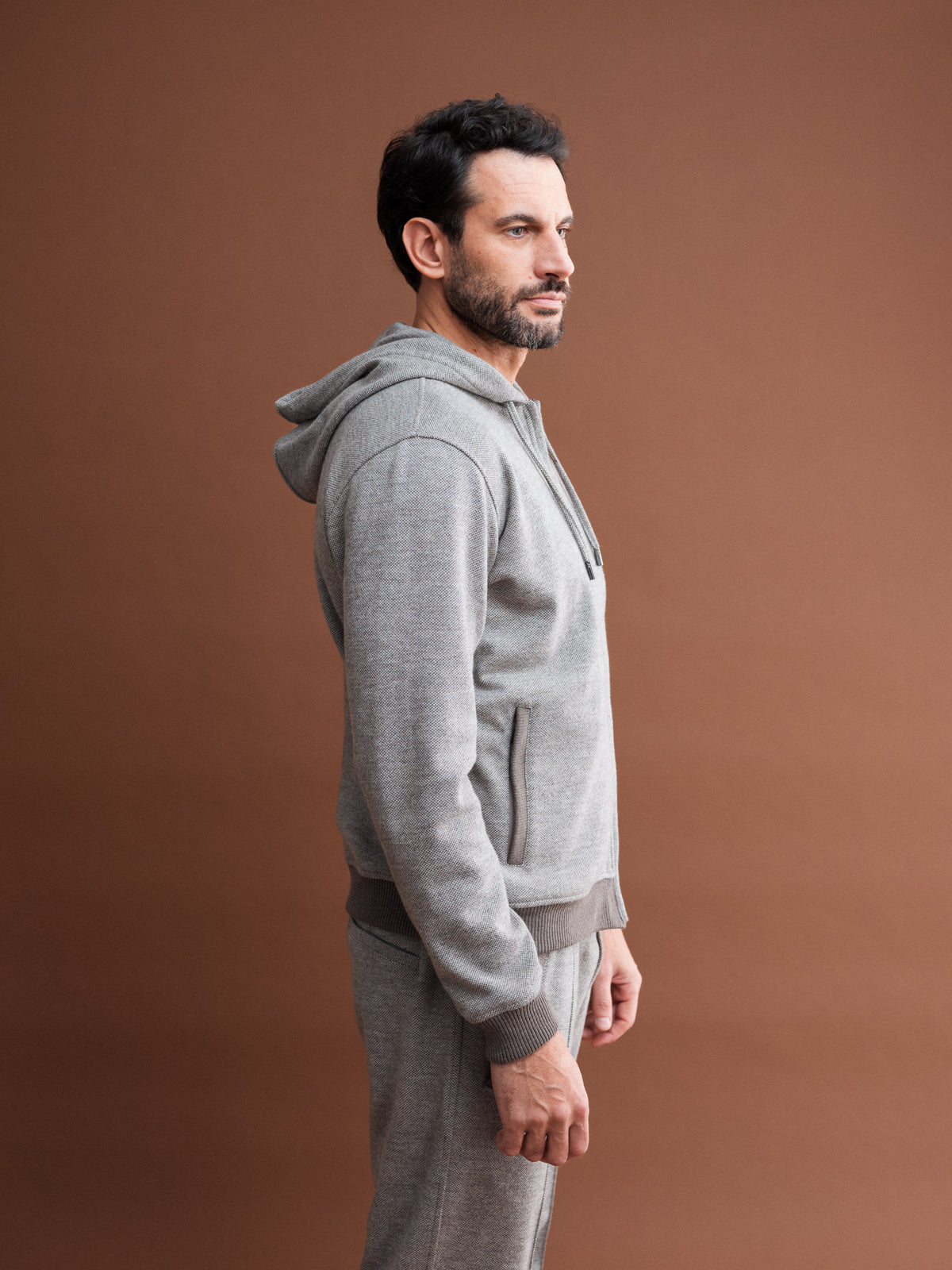 HOODIE SWEATSHIRT AND DRAWSTRING PANTS