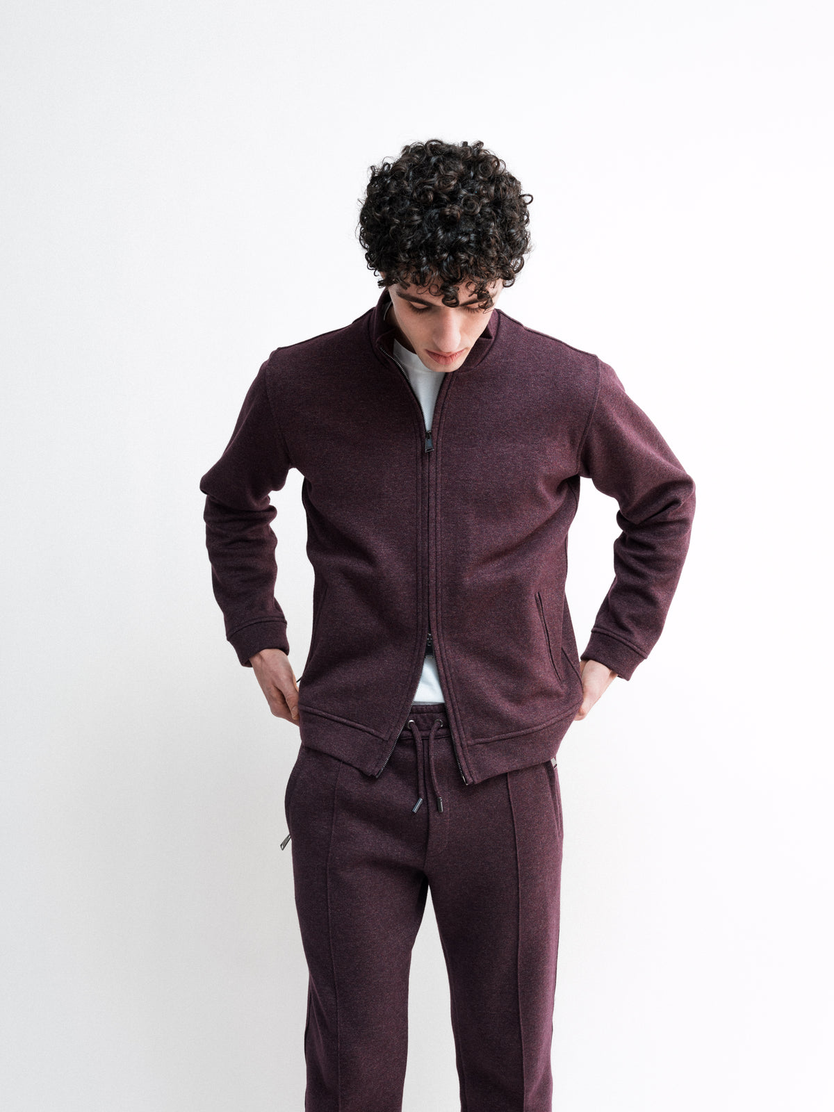 SWEATSHIRT AND DRAWSTRING PANTS
